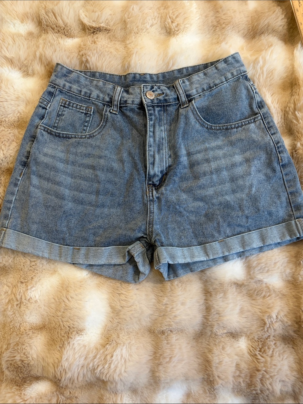 SHEIN Denim High Waist Shorts Rolled Cuff light wash size medium (6)